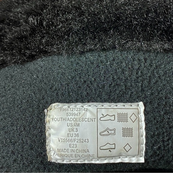 Lands’ End Youth/Adolescent Insulated Black Snow Boots Faux Fur Cuffs size 4M - Picture 3 of 8